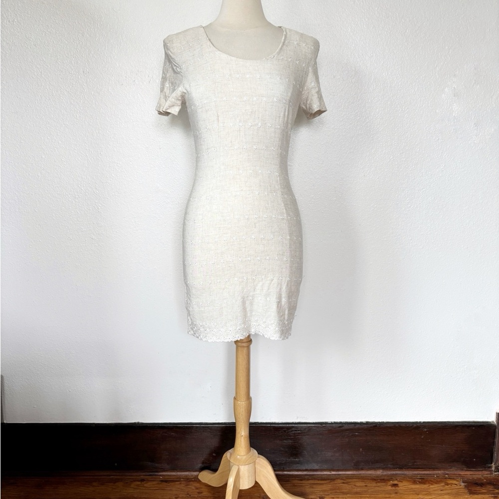 Vintage 90s Beige Linen Blend Floral Embroidered Short Sleeve Sheath Dress